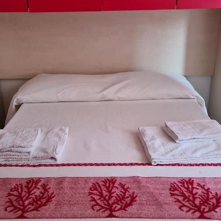 Red & Blue Rooms Olbia Bagian luar foto