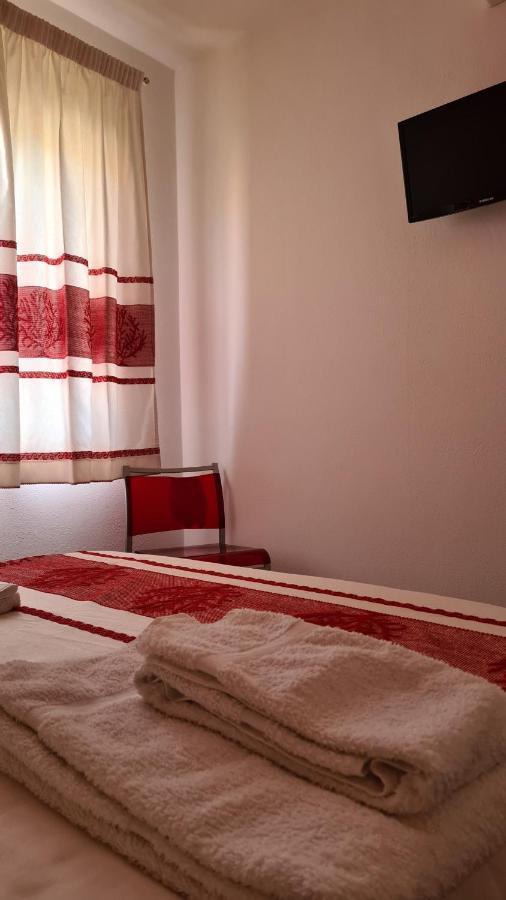 Red & Blue Rooms Olbia Bagian luar foto
