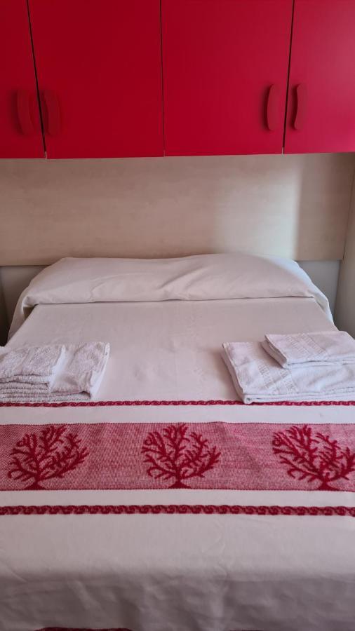Red & Blue Rooms Olbia Bagian luar foto
