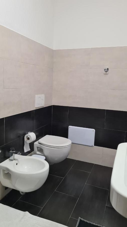 Red & Blue Rooms Olbia Bagian luar foto